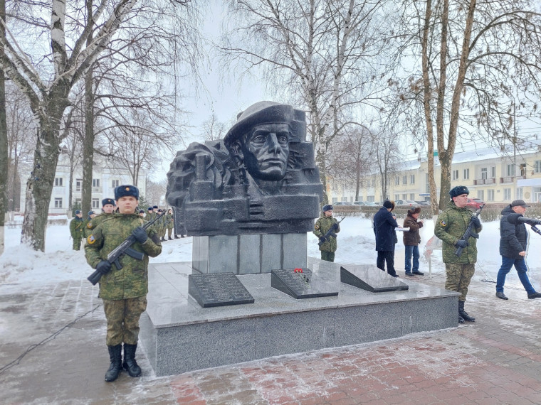 Почтили память. Почтили память.